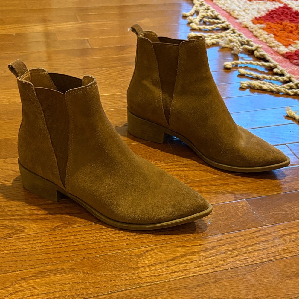 Steve Madden Brown Suede Ankle Booties